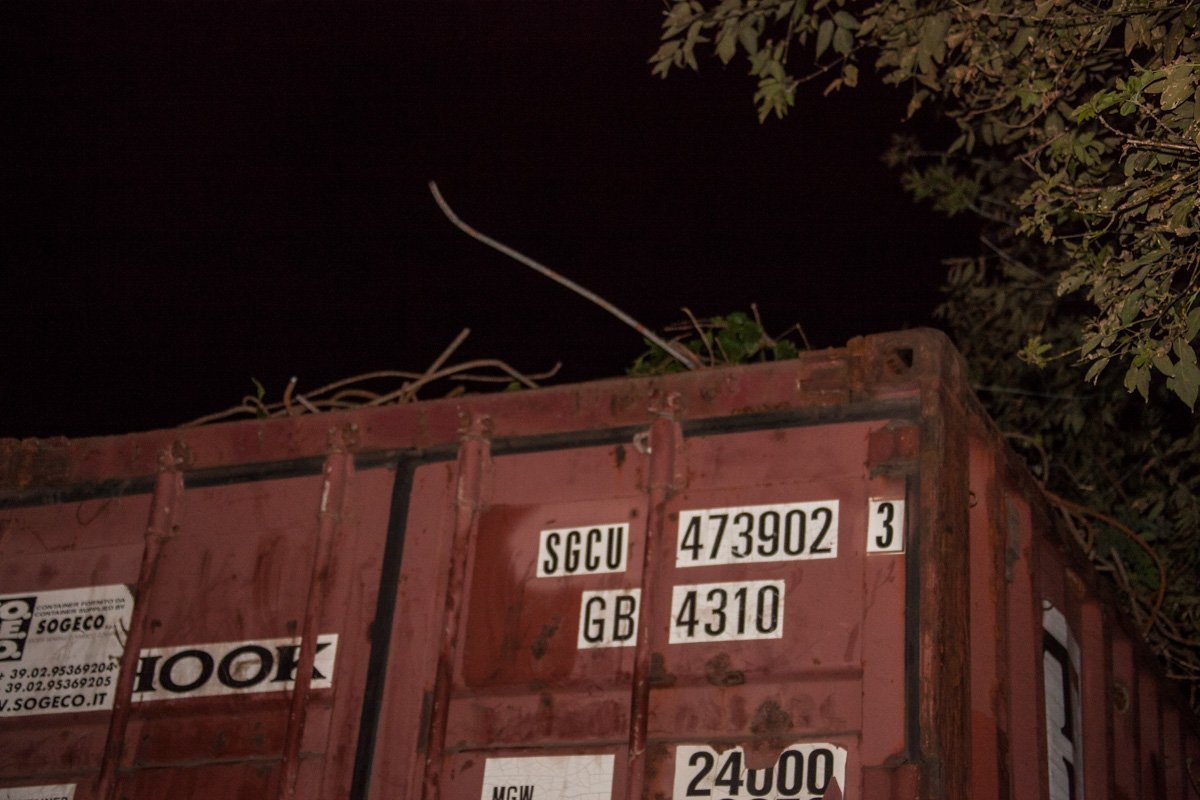 ДТП в Кайдаках: водитель фуры оборвал провода 4