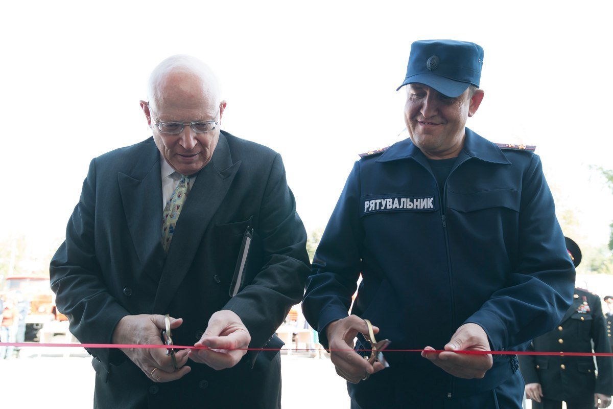 В Днепре спасателей поздравили с профессиональным праздником 1