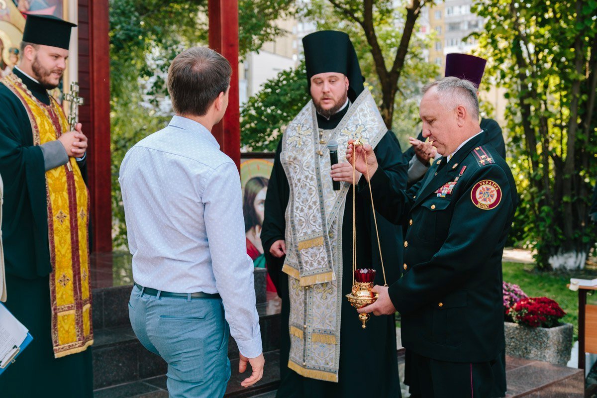 В Днепре спасателей поздравили с профессиональным праздником 18