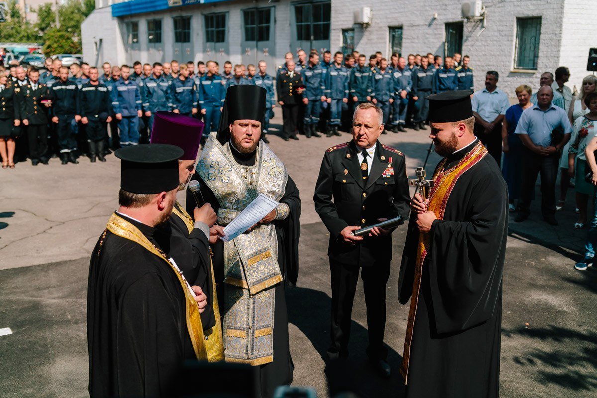 В Днепре спасателей поздравили с профессиональным праздником 20