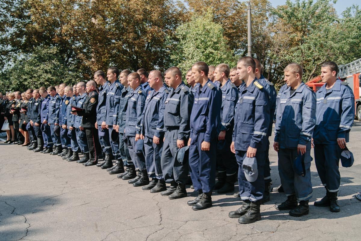 В Днепре спасателей поздравили с профессиональным праздником 21