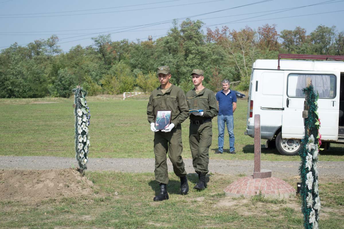 В Днепре почтили память недавно опознанных бойцов АТО 5