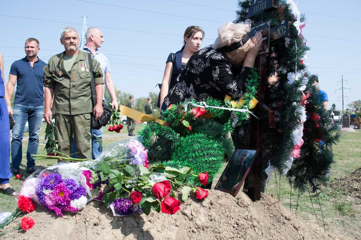 В Днепре почтили память недавно опознанных бойцов АТО 8