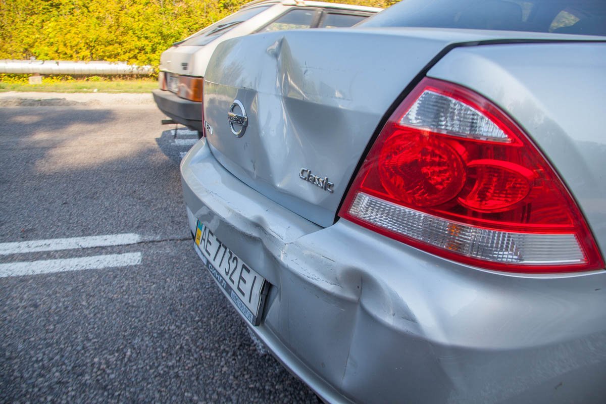 На Космической столкнулись два автомобиля и грузовик: подробности 3