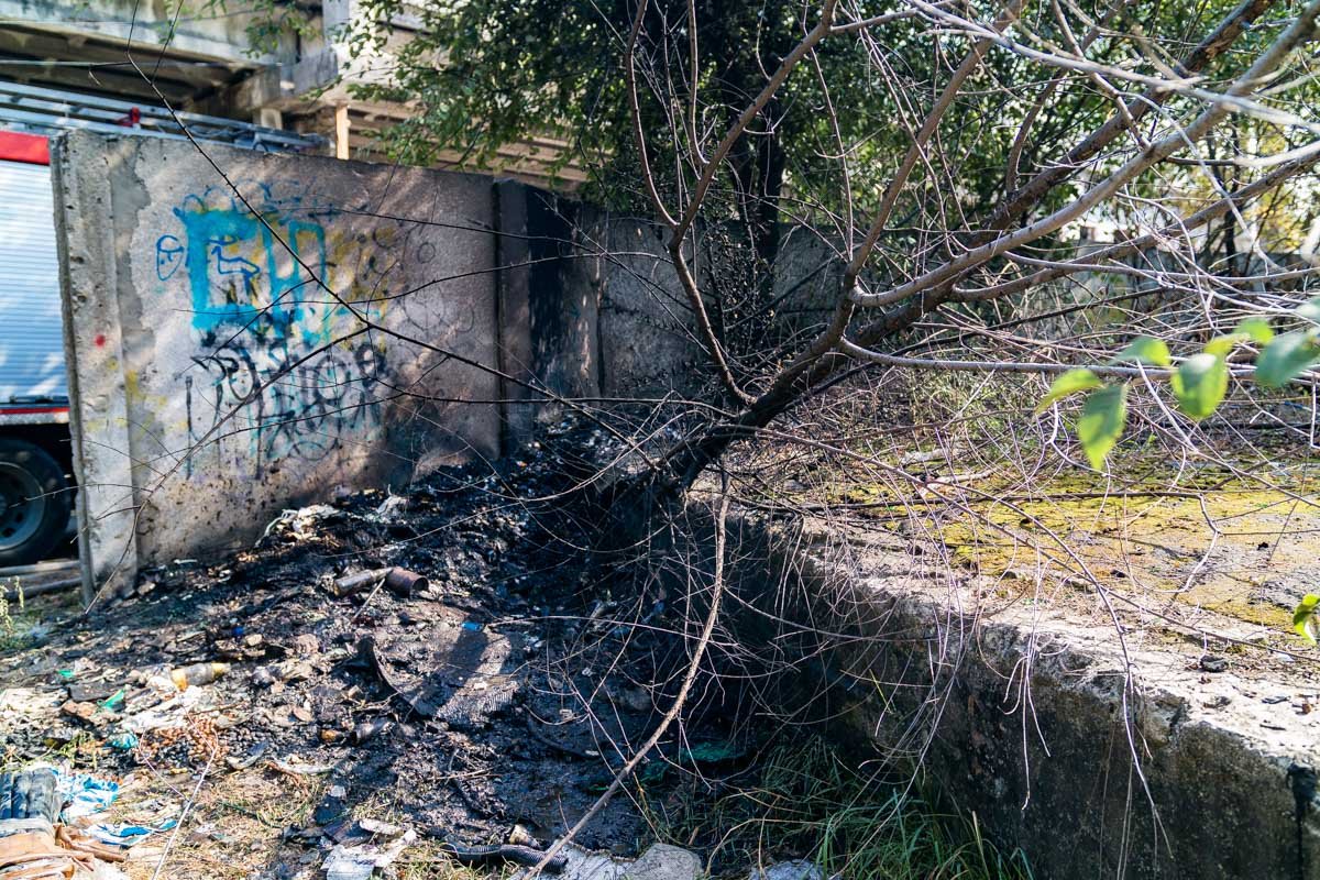 Пожар на Слобожанском под виадуком: подробности 1