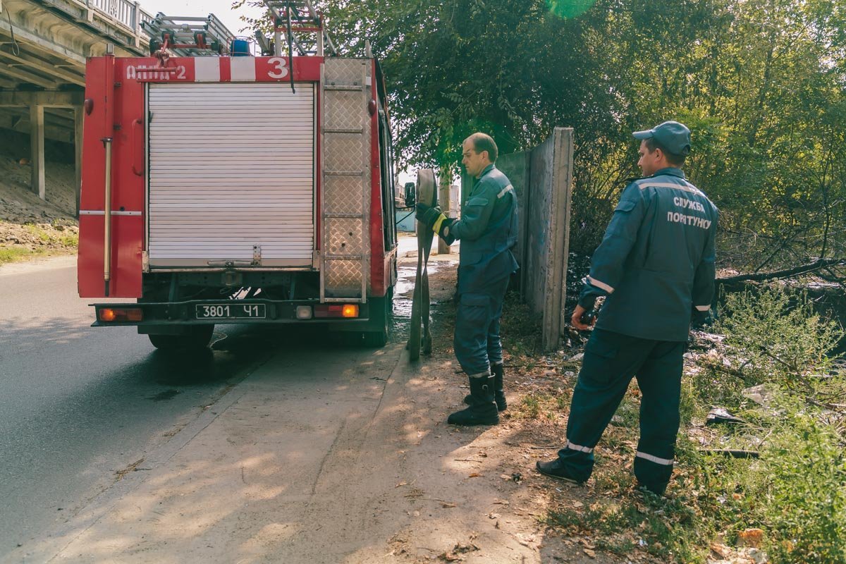 Пожар на Слобожанском под виадуком: подробности 2