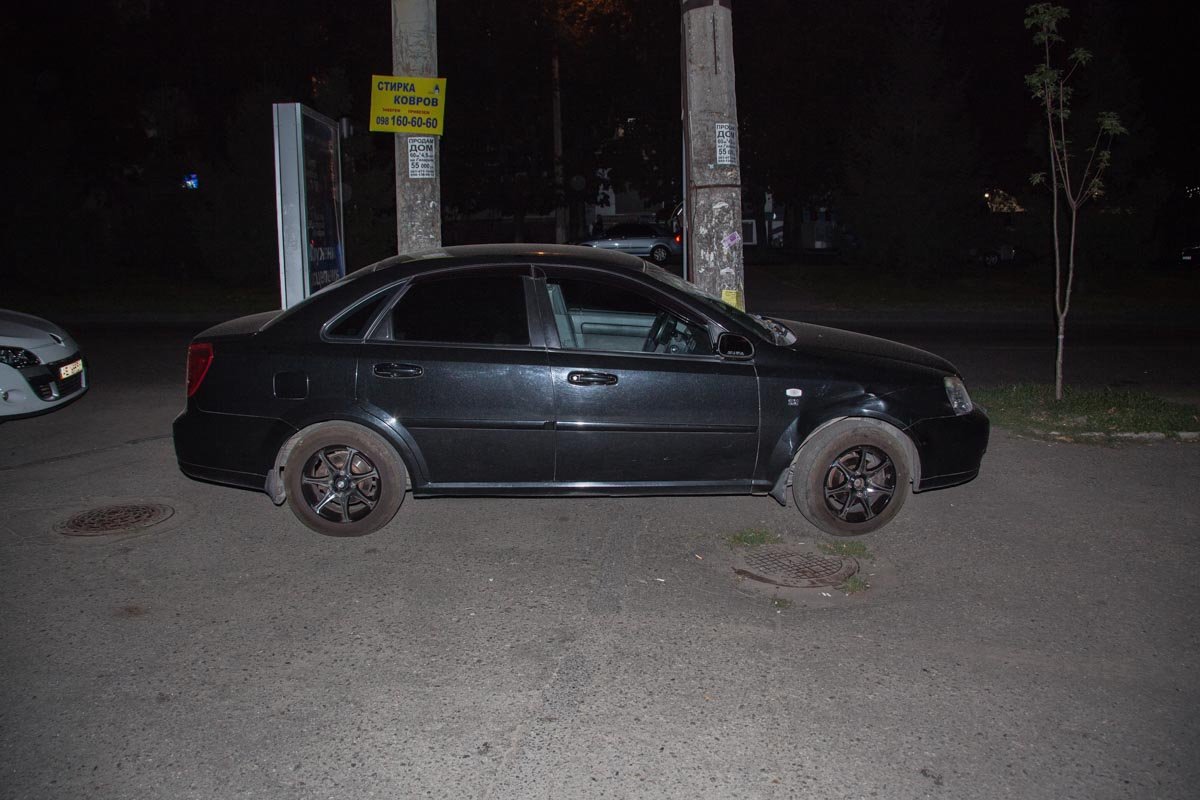 На Гагарина столкнулись Chevrolet и мотоцикл: есть пострадавший 1