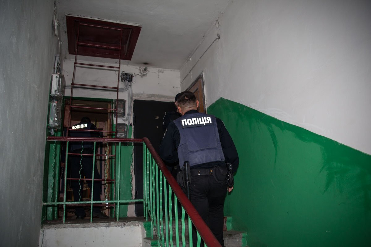 Ножом в грудь: около автовокзала убили мужчину 2