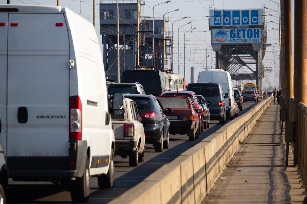 ДТП на Старом мосту: столкнулись Ford, Лада, Toyota и трамвай 2