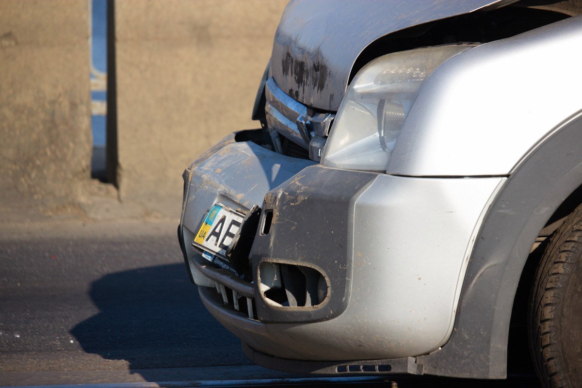 ДТП на Старом мосту: столкнулись Ford, Лада, Toyota и трамвай 3