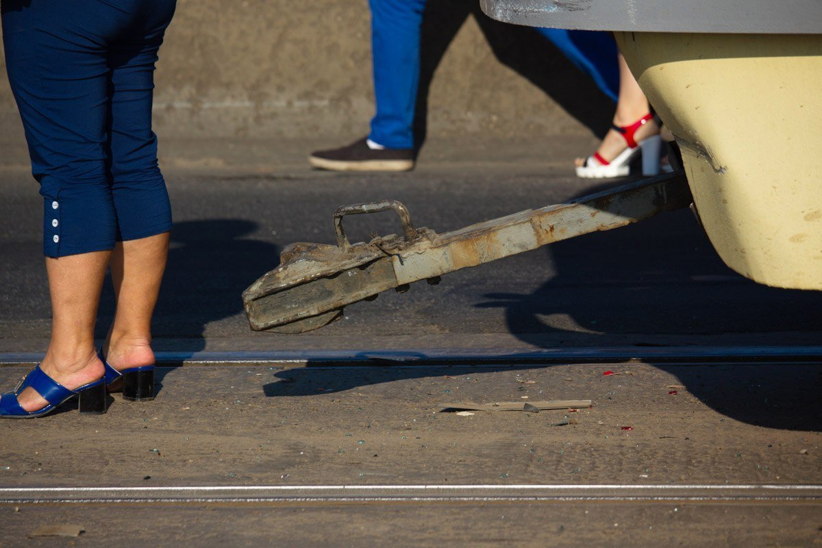 ДТП на Старом мосту: столкнулись Ford, Лада, Toyota и трамвай 5