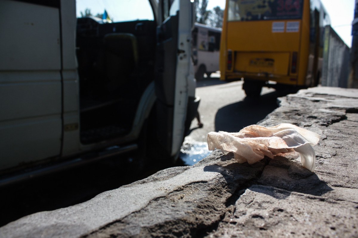 На Запорожском шоссе столкнулись две маршрутки: есть пострадавшие 4