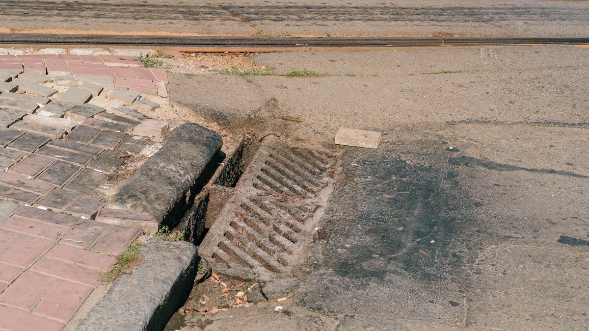 Заведение Döner King на Яворницкого подозревают в сливе отходов в городскую канализацию 2