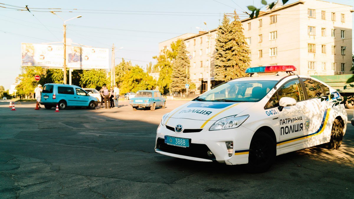 На перекрестке Богдана Хмельницкого и Осенней столкнулись Volkswagen и Таврия 3