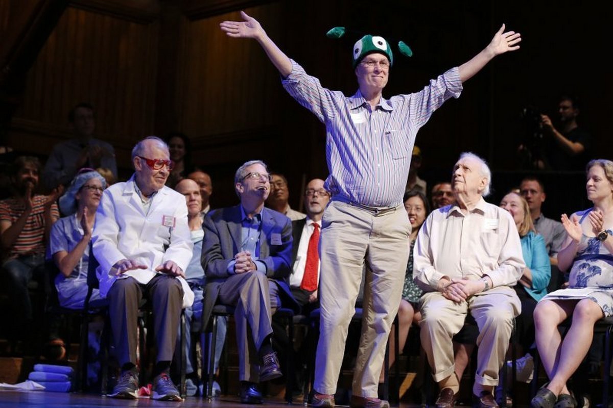 Объятия с крокодилом и жидкие котики: за что вручают Шнобелевскую премию 2