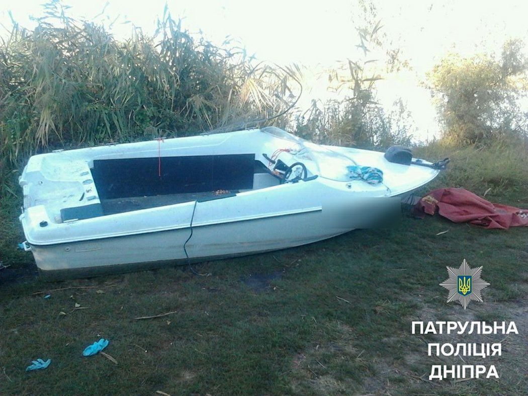 Патрульные вернули владельцу украденную лодку 1