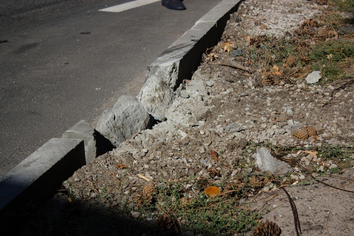 На Набережной Победы автомобиль Audi сбил мужчину и скрылся 4