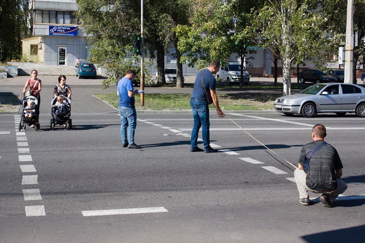 На Набережной Победы автомобиль Audi сбил мужчину и скрылся 5
