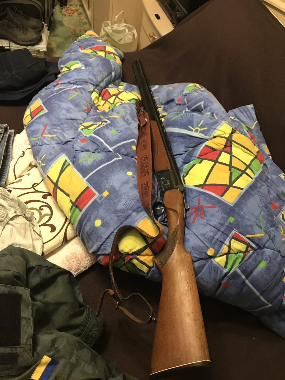 В Днепре мужчина держал под прицелом ружья невидимых людей и угрожал окружающим 1