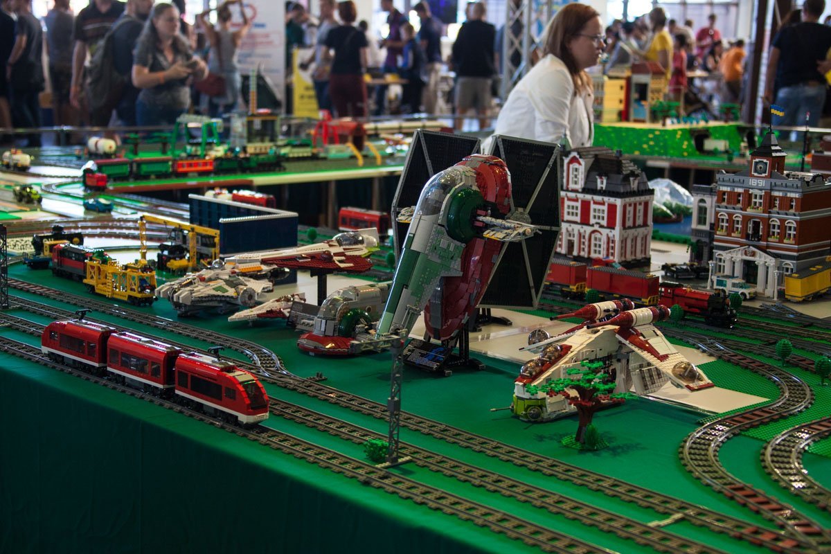 Звезда смерти, штурмовики и самый большой спиннер: как в Днепре прошел первый день Interpipe TechFest 18