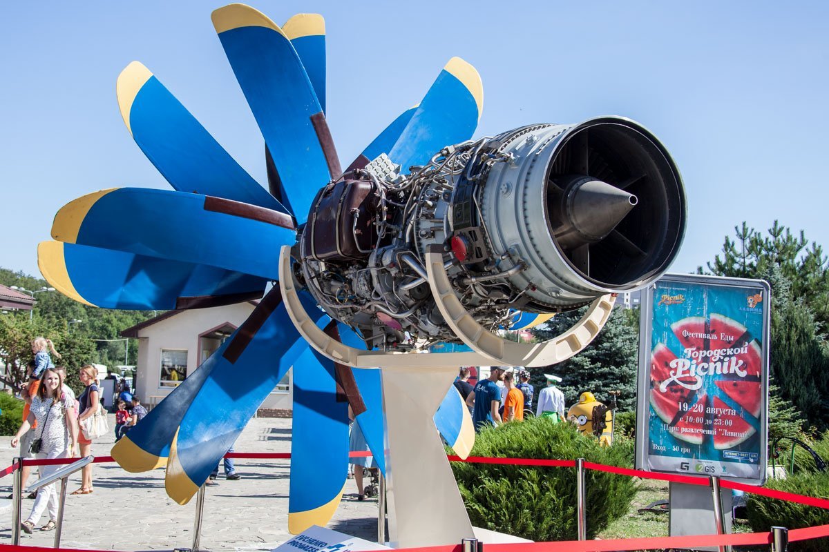 Звезда смерти, штурмовики и самый большой спиннер: как в Днепре прошел первый день Interpipe TechFest 21