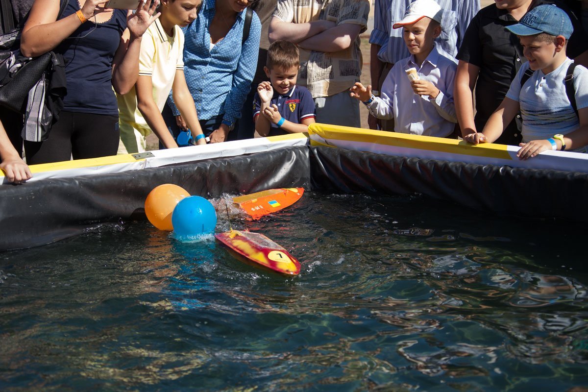 Звезда смерти, штурмовики и самый большой спиннер: как в Днепре прошел первый день Interpipe TechFest 22