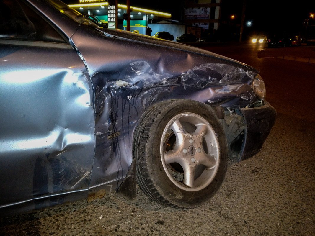 ДТП на Калиновой: Volkswagen на большой скорости влетел в Lanos 4