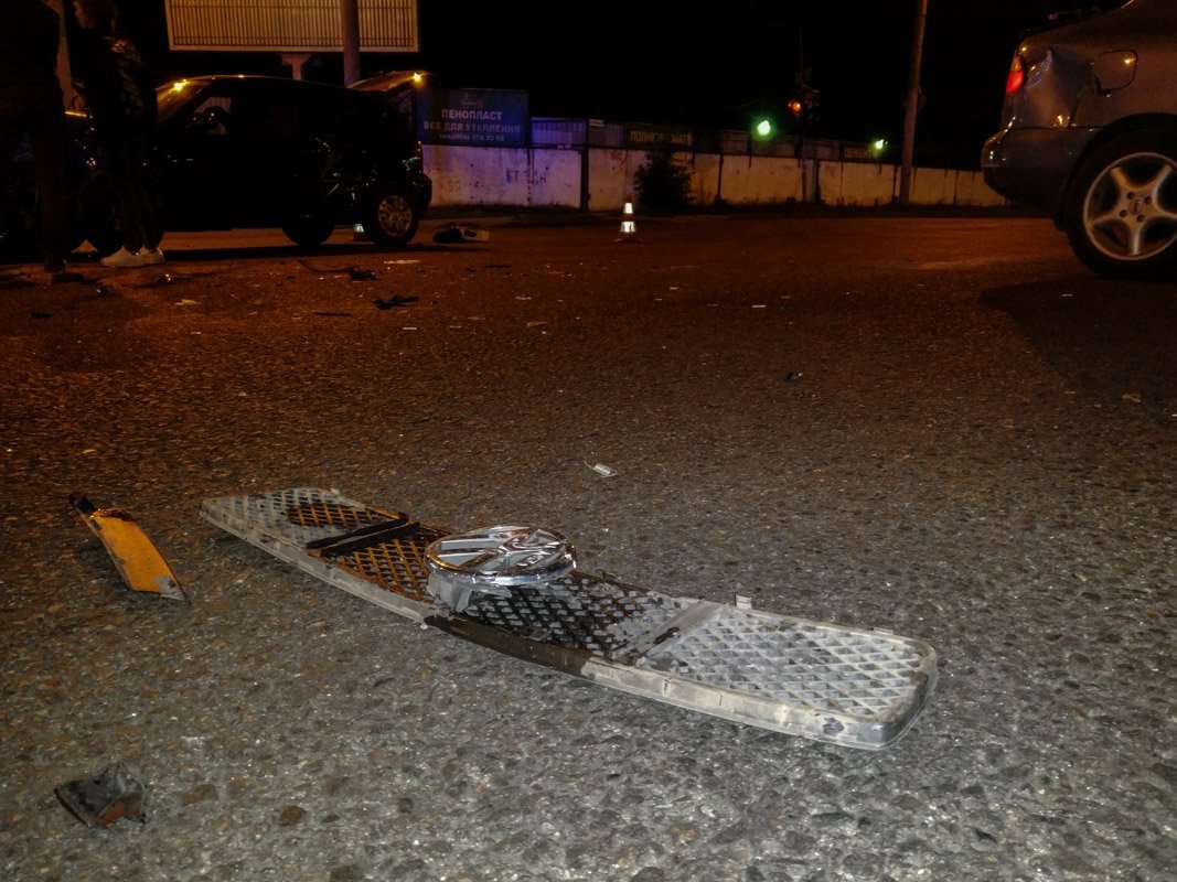 ДТП на Калиновой: Volkswagen на большой скорости влетел в Lanos 7