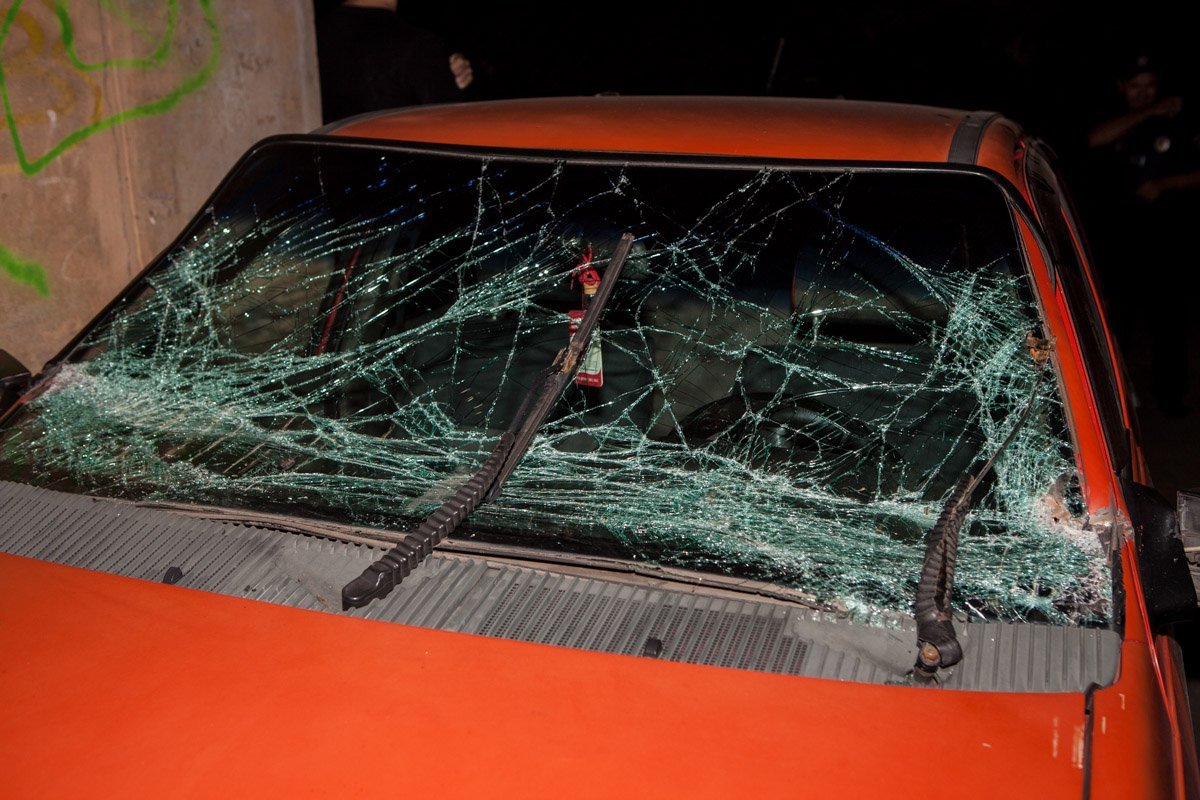 В центре Днепра пара устроила погоню, ДТП и драку с патрульными 1