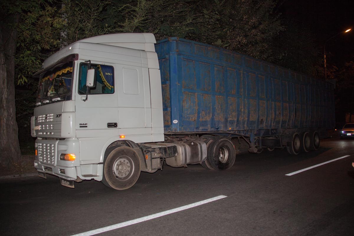 Смертельное ДТП на Шмидта: 23-летний байкер влетел в грузовик 3