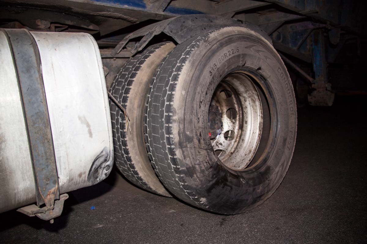 Смертельное ДТП на Шмидта: 23-летний байкер влетел в грузовик 4