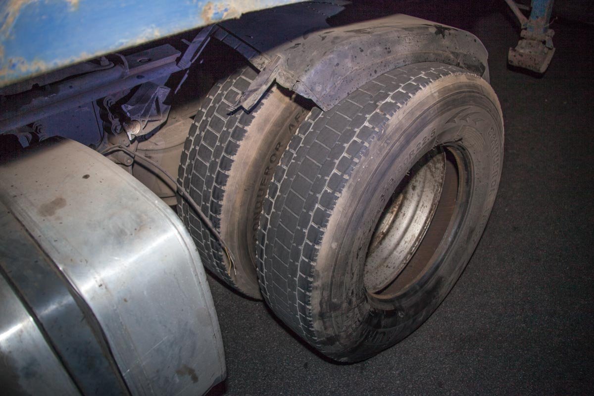 Смертельное ДТП на Шмидта: 23-летний байкер влетел в грузовик 5