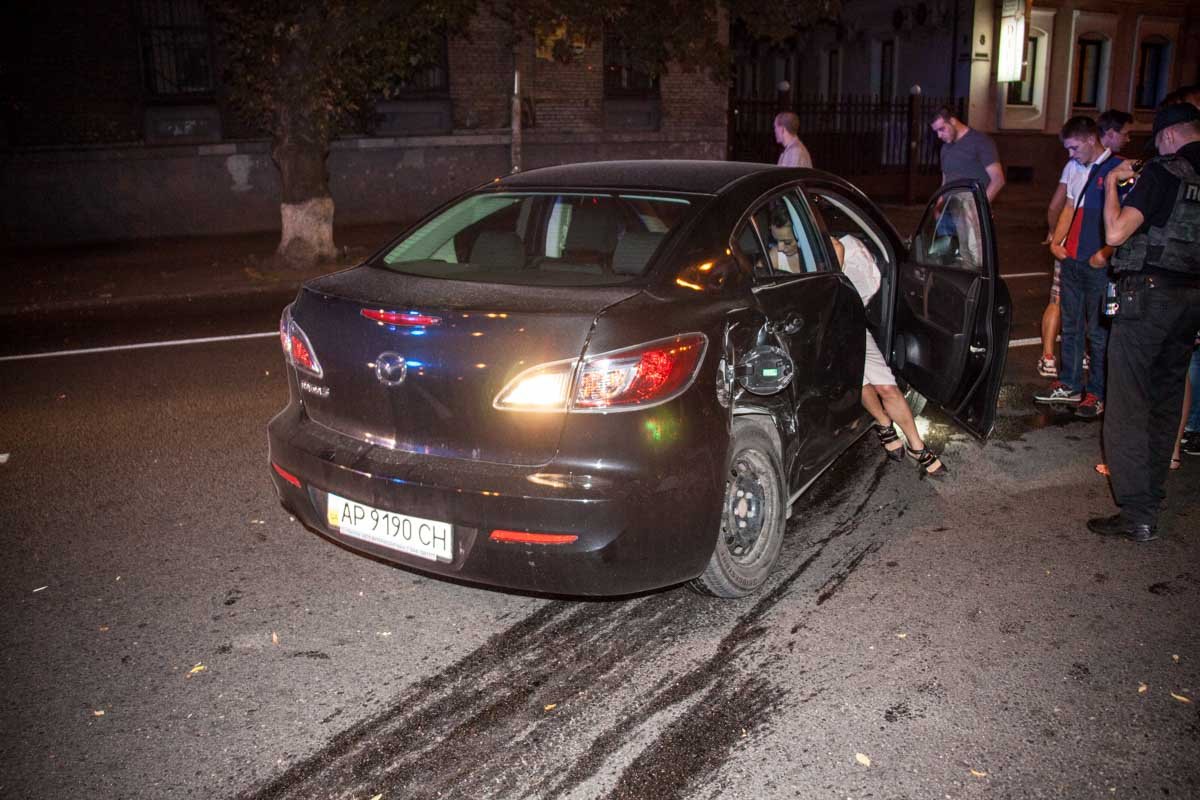 ДТП на Владимира Великого: пассажиры разбитого авто напали на журналистов 2