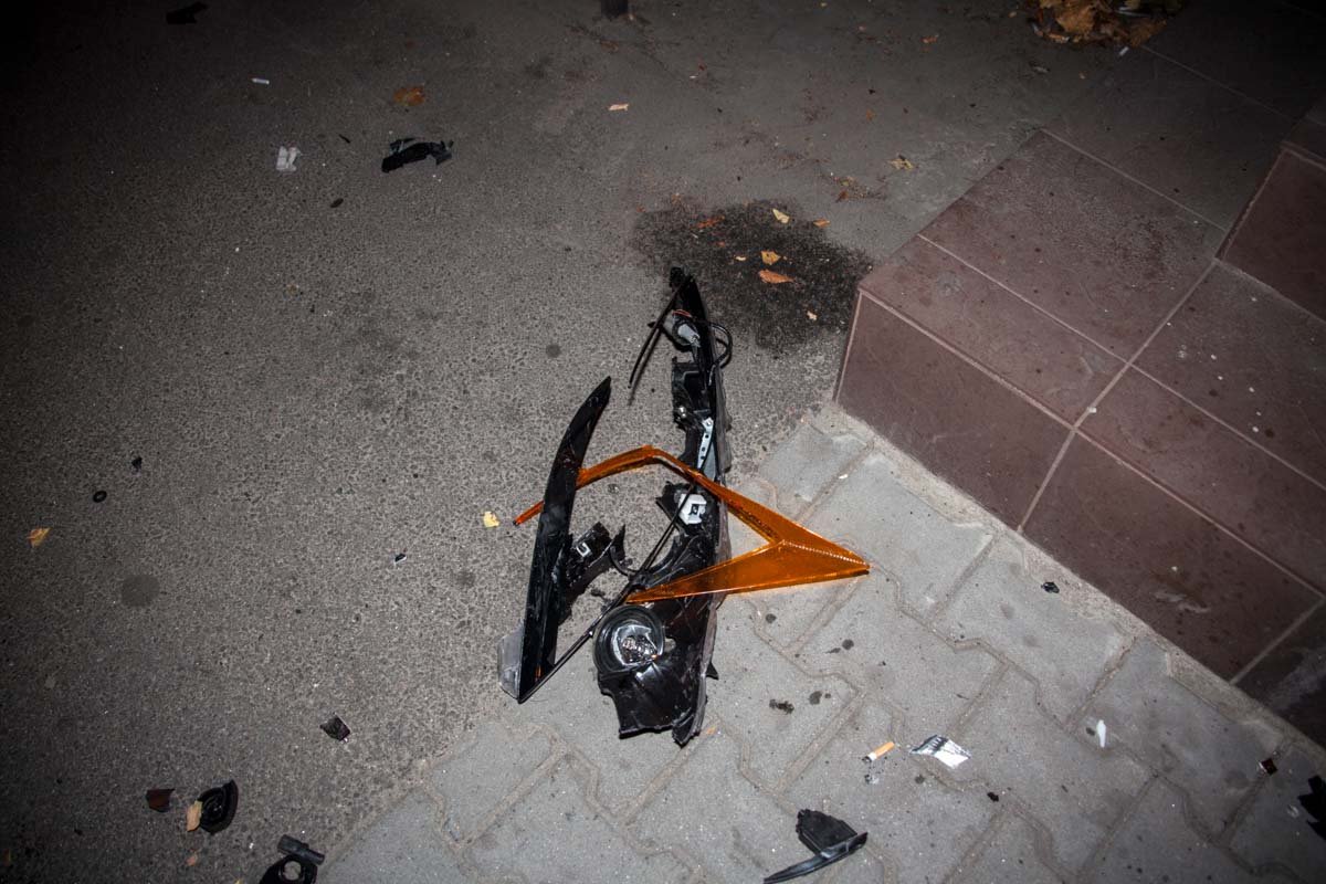 ДТП на Владимира Великого: пассажиры разбитого авто напали на журналистов 7