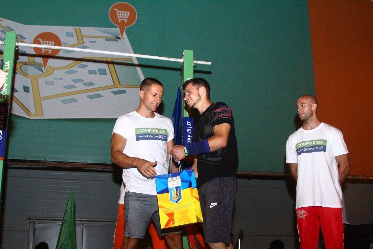 Павлоградец шокировал прохождением спортивного теста нации за 1,27 минуты и получил от Comfy суперсмартфон 10