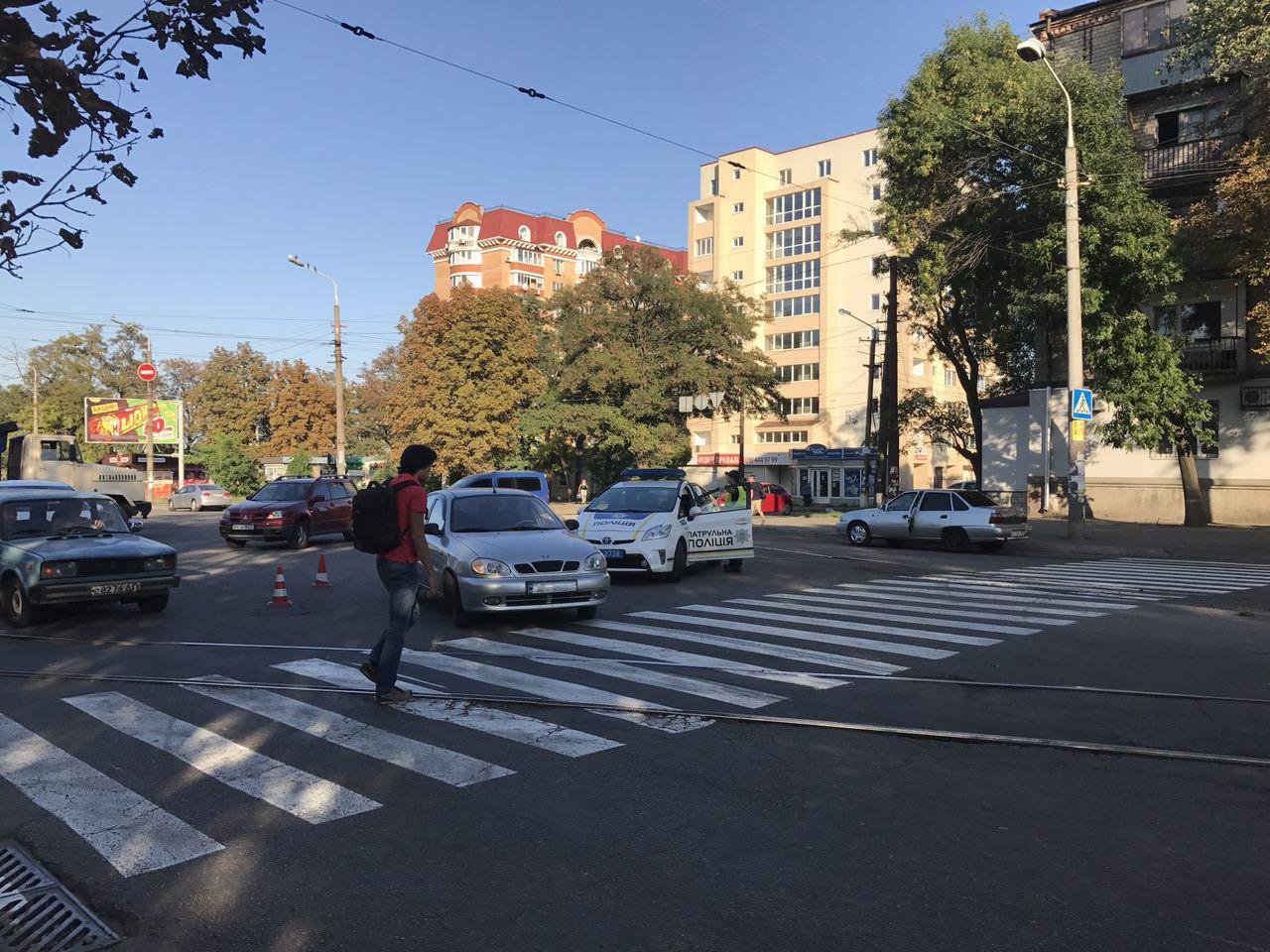 На Богдана Хмельницкого Lanos сбил женщину с ребенком на пешеходном переходе 1
