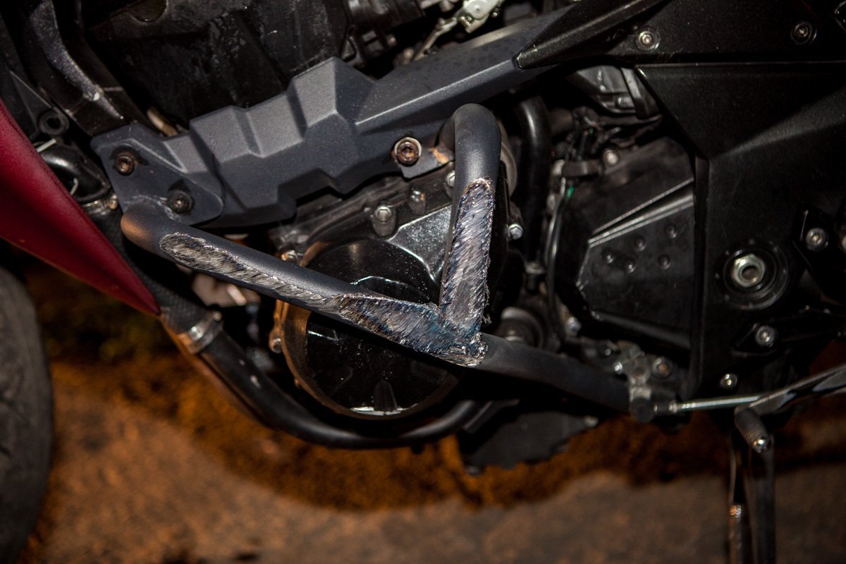 На проспекте Богдана Хмельницкого мотоцикл Kawasaki сбил женщину 6