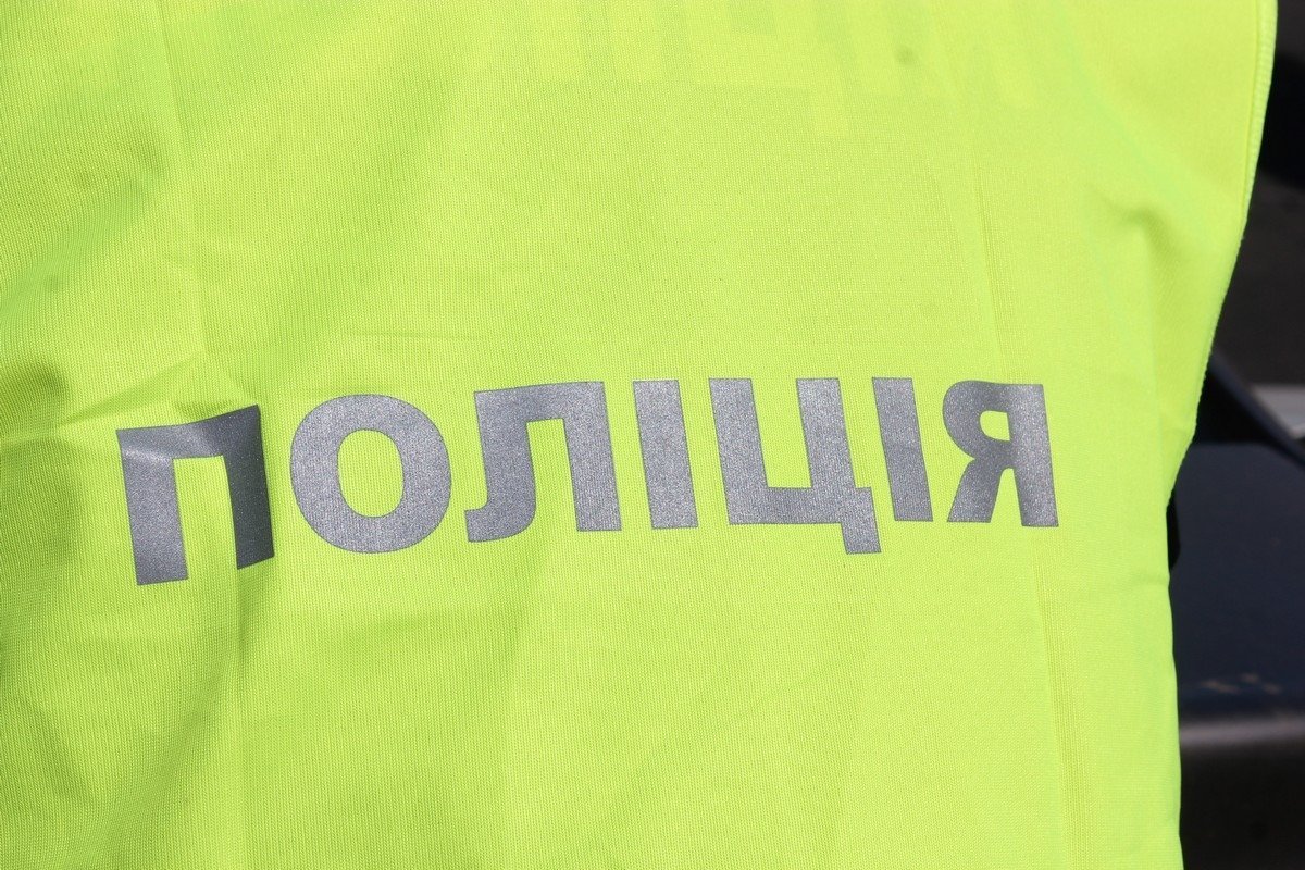 На Калиновой столкнулись Таврия и Renault: есть пострадавший 6