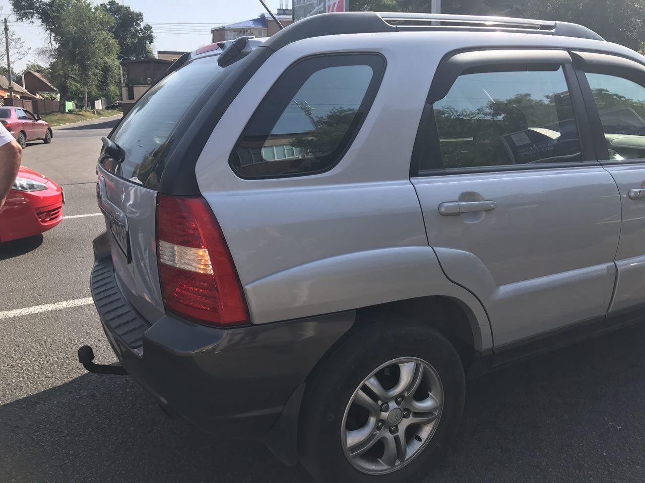 На проспекте Поля автомобиль Kia сбил женщину 3