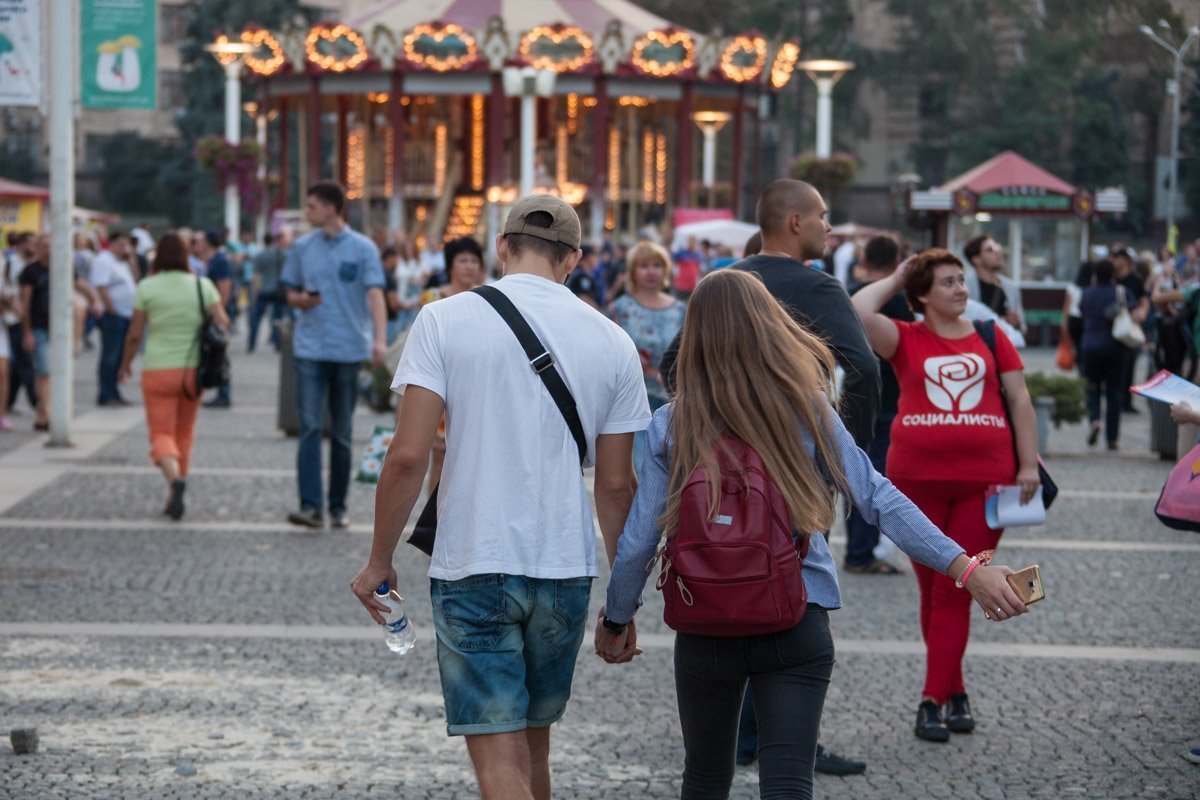 Информатор вышел «на охоту» в Днепре: ищите себя на фотографиях 17