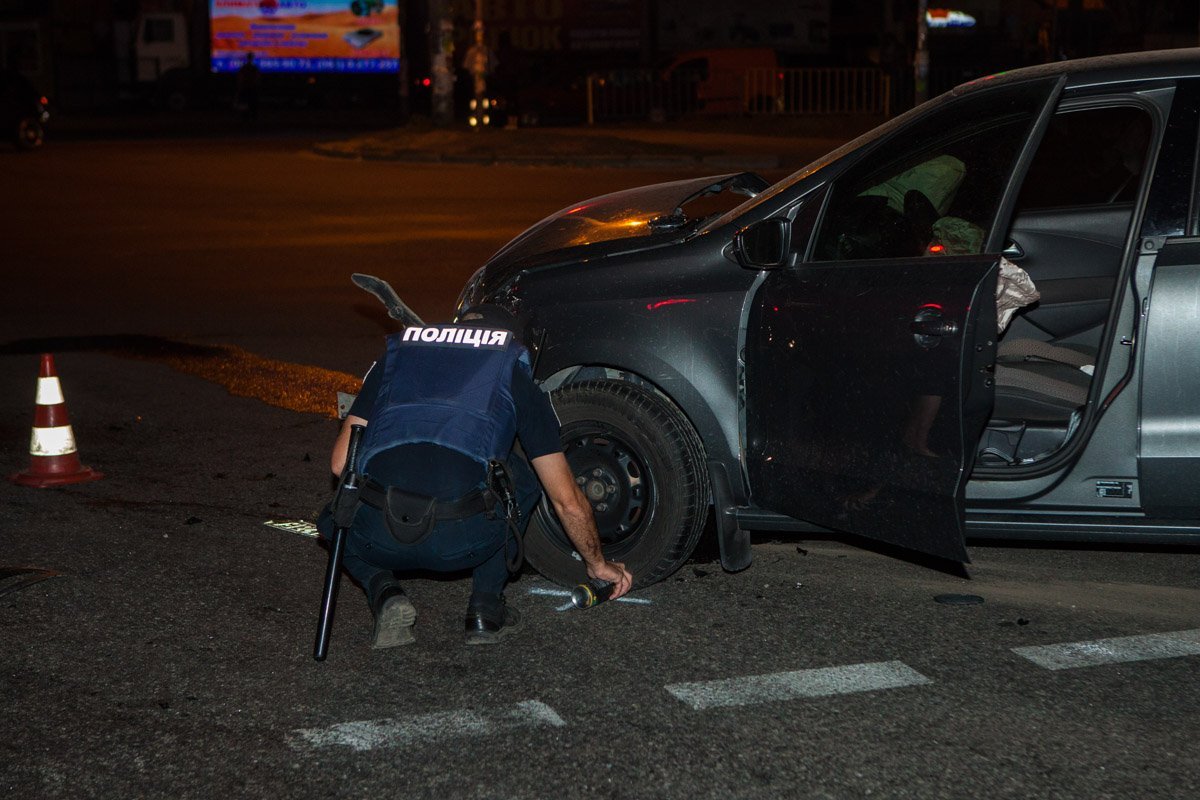 Авария возле Каравана: столкнулись Volkswagen и полицейский Prius 4