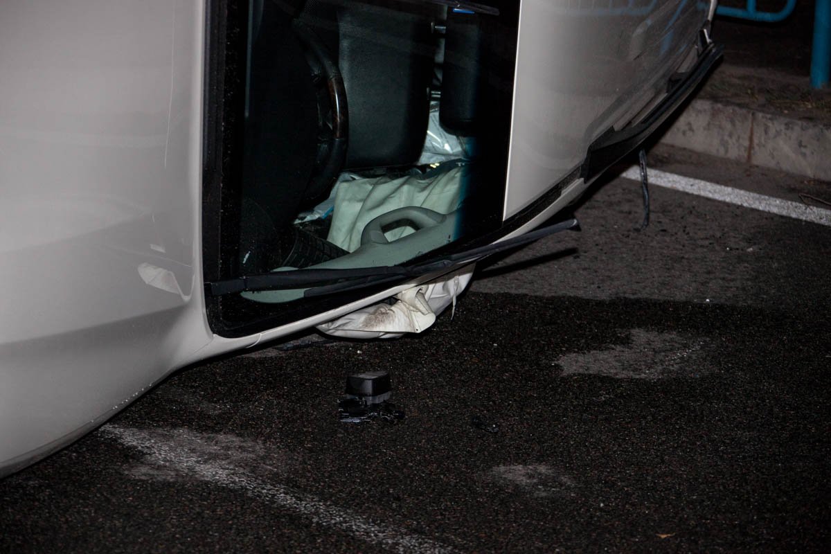 На Слобожанском проспекте перевернулся автомобиль Toyota Land Cruiser 5