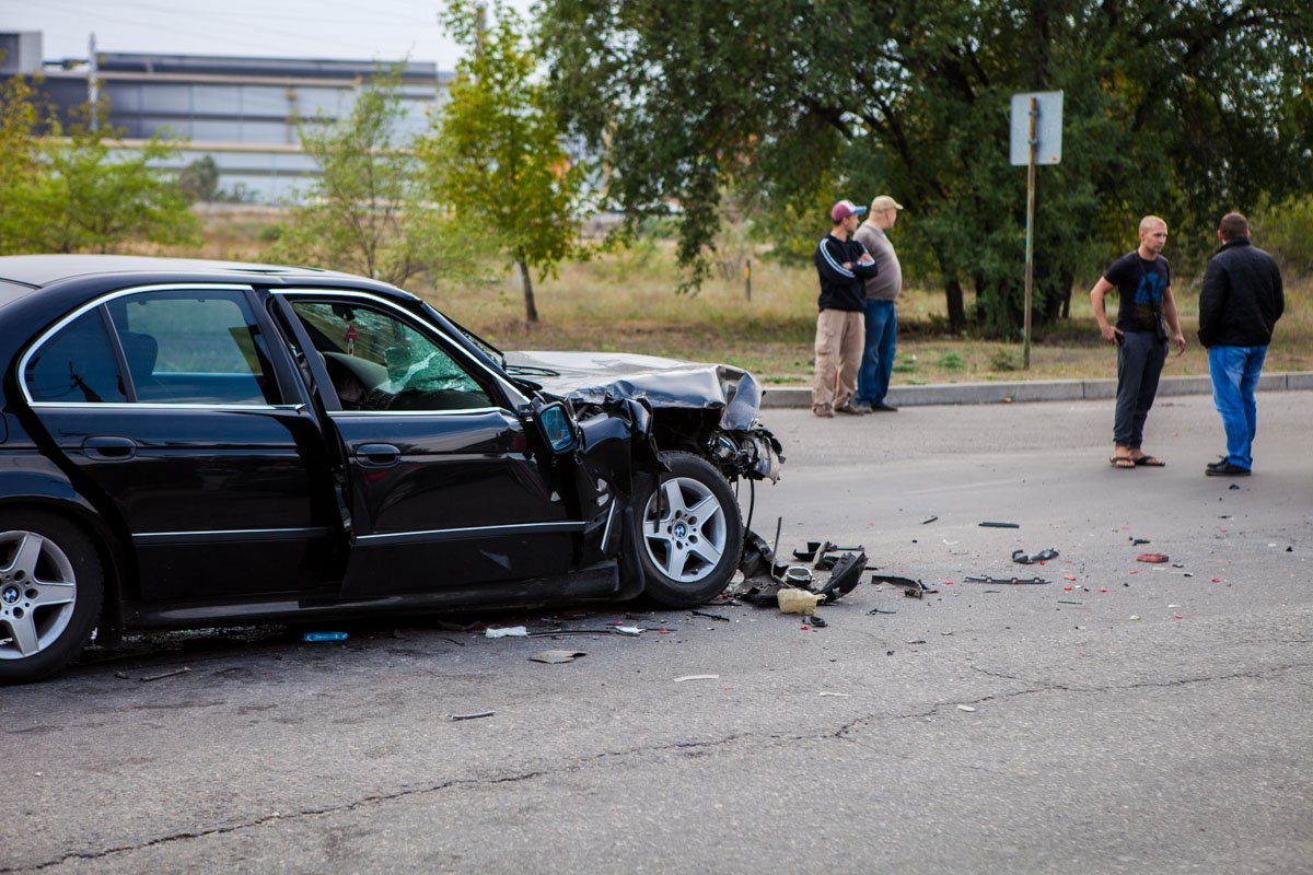 На Днепросталевской столкнулись Газель и BMW: один из пассажиров - в реанимации 3