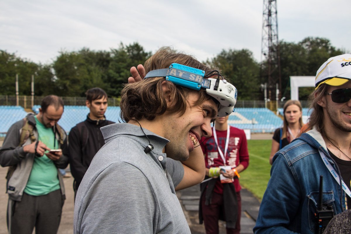 Недетское хобби: в Днепре стартовал Кубок Мира по дрон-рейсингу 4