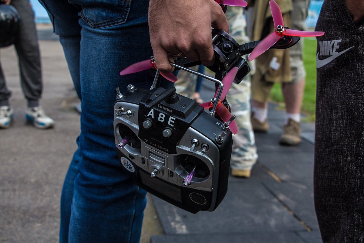 Недетское хобби: в Днепре стартовал Кубок Мира по дрон-рейсингу 5