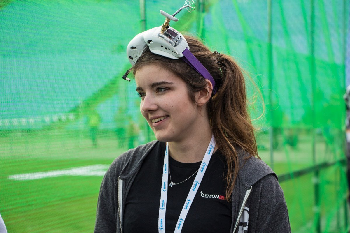 Недетское хобби: в Днепре стартовал Кубок Мира по дрон-рейсингу 8