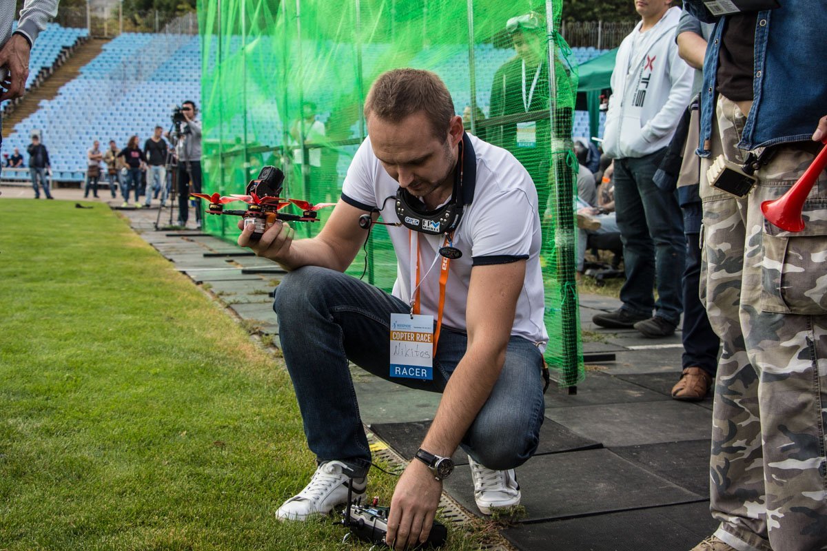 Недетское хобби: в Днепре стартовал Кубок Мира по дрон-рейсингу 14