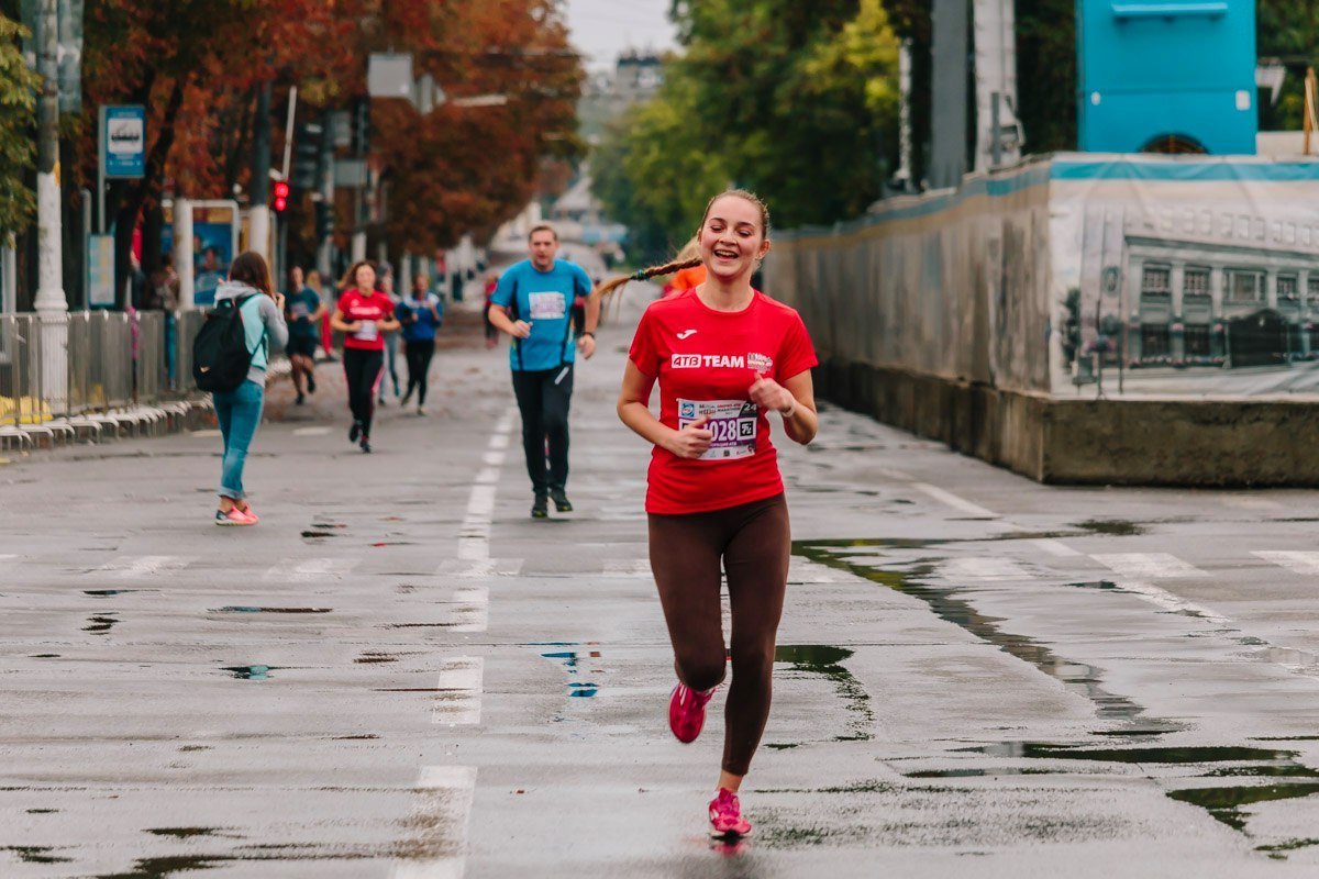 Спорт под дождем: как Днепр бежал Dnipro ATB Marathon 15