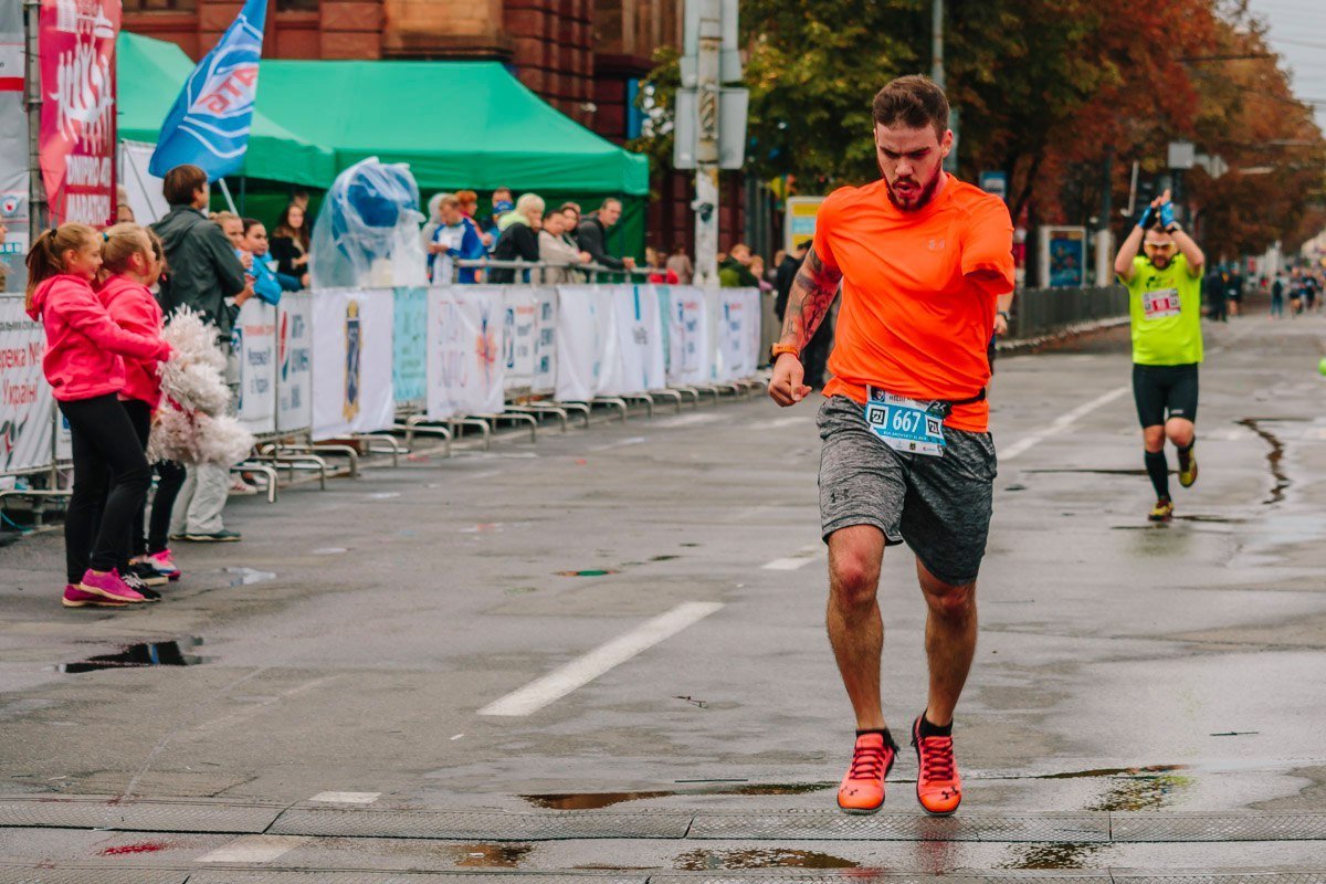 Спорт под дождем: как Днепр бежал Dnipro ATB Marathon 22