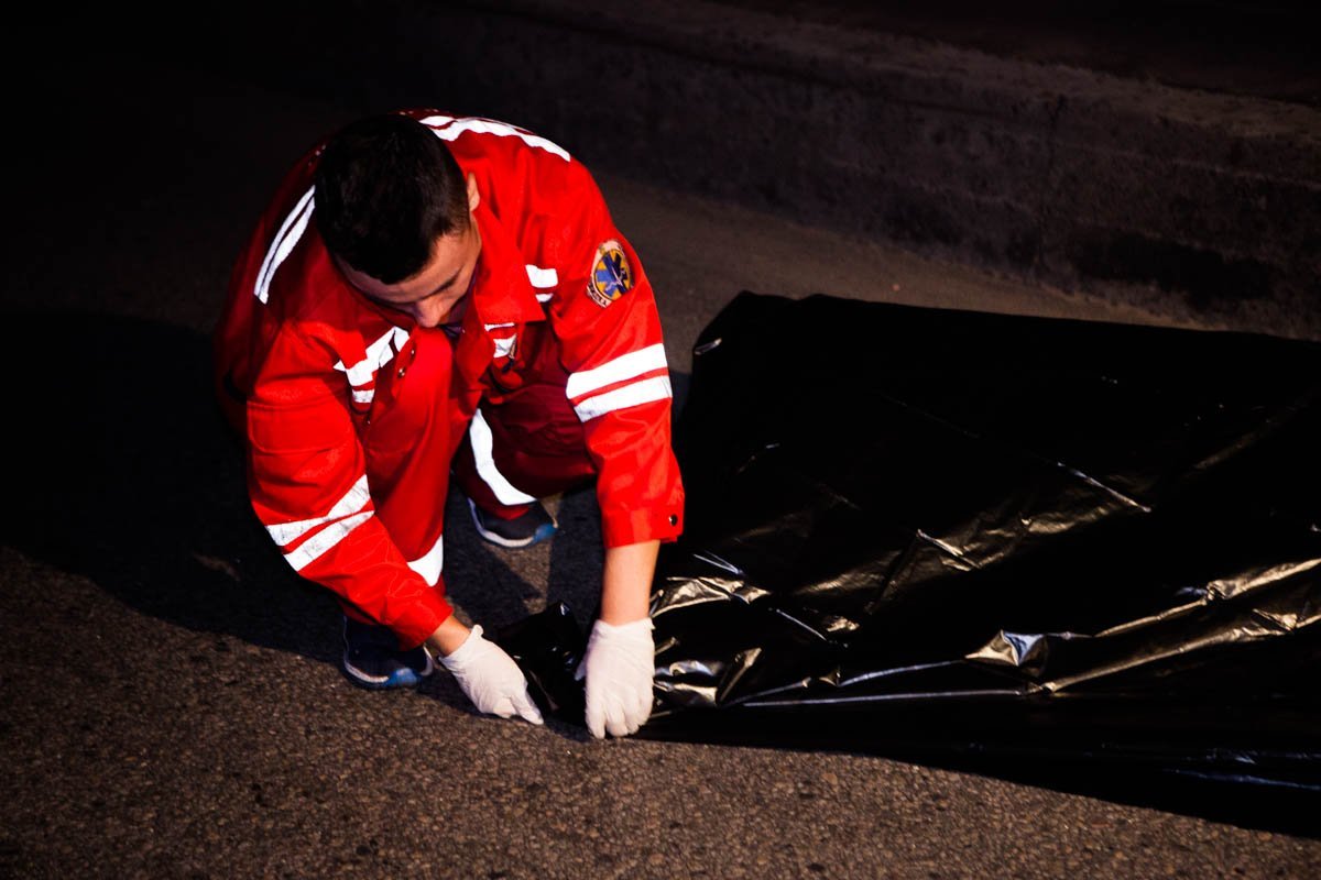 На проспекте Мазепы неизвестный на Mercedes сбил насмерть мужчину и скрылся 2